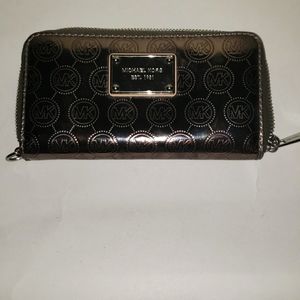 Michael Kors large wallet, gun metal silver